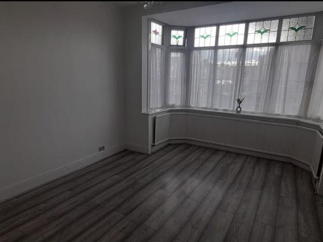 4 Bed Semi Detached House, Upney Lane, IG11