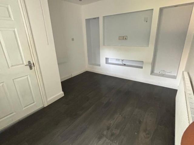 4 Bed Semi Detached House, Weymoor Road, B17