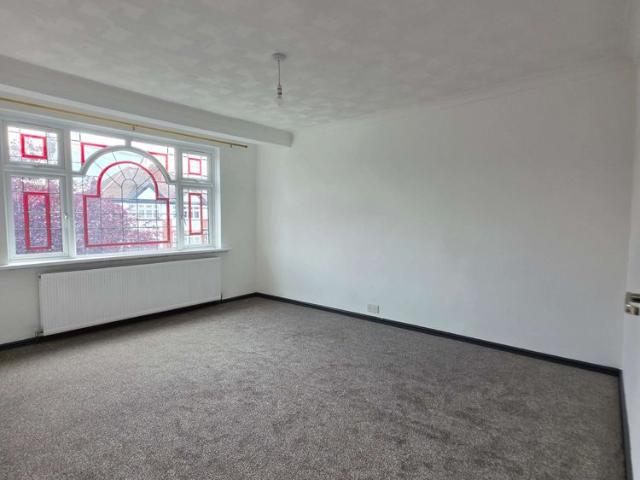 4 bed semi detached house with Garage to rent Abbotts Drive, Wembley HA0