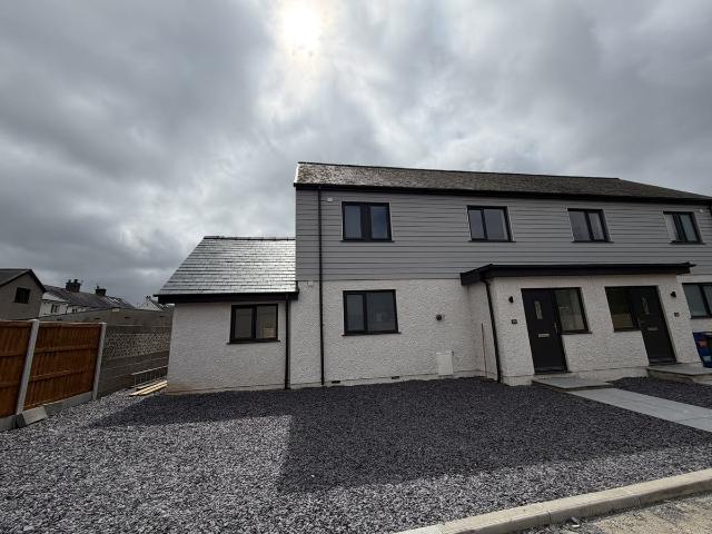 4 Bed Semi detached house