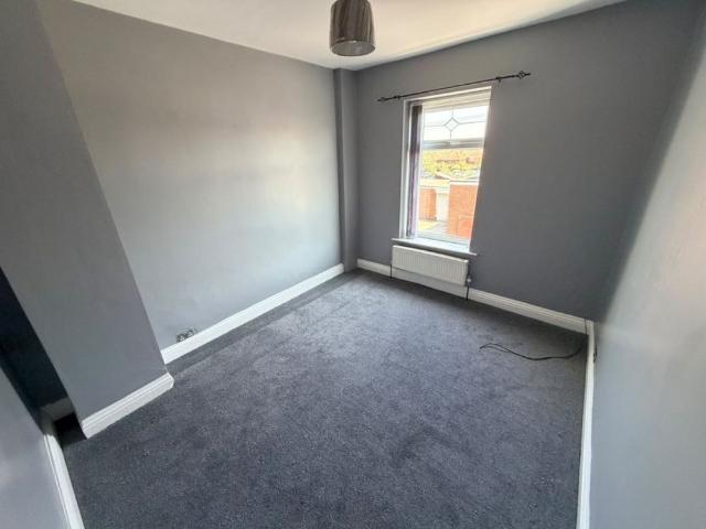 4 bed Semi Detached To Let