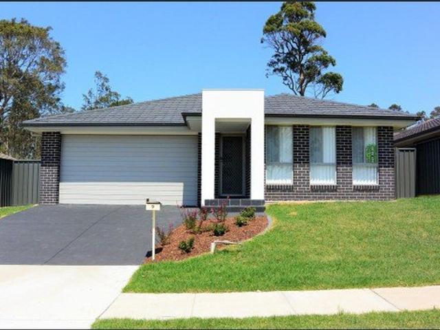 4 bed+ Study, 2 bath, 2 Cars Garage