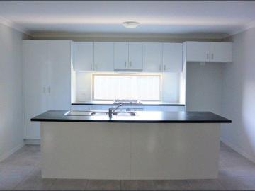 4 bed+ Study, 2 bath, 2 Cars Garage