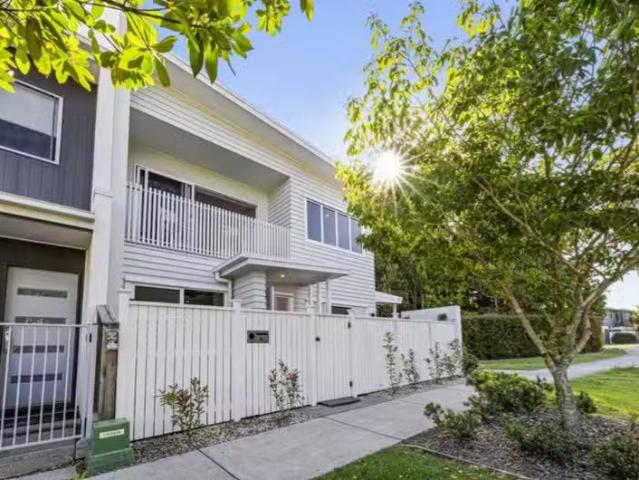 4 Bedarra Cct, MAROOCHYDORE, QLD 4558 House for Rent