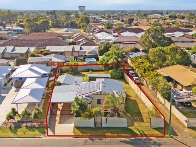 4 Bedder with 2 Bathrooms, Solar, Shed and Huge Carport!