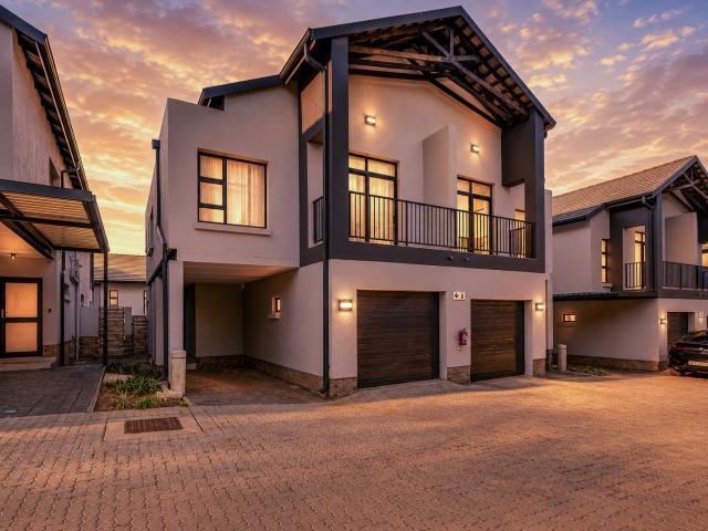 4 BedroomTownhouse For Rent inBryanston