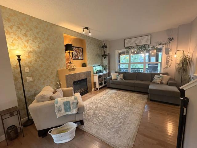 4 bedroom 3.5 bath Townhome Unfurnished