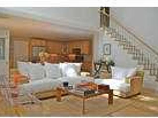 4 Bedroom 3 Bath In East Hampton New York 11937