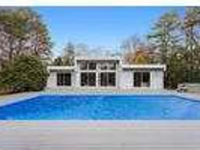 4 Bedroom 3 Bath In Quogue NY 11959
