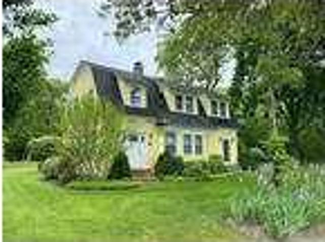 4 Bedroom 3 Bath In Quogue NY 11959
