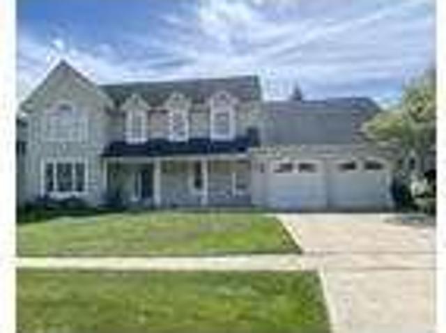 4 Bedroom 3 Bath In Woodridge Illinois 60517