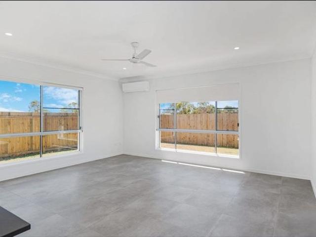4 Bedroom 3 Bathroom Home in Hidden Valley!