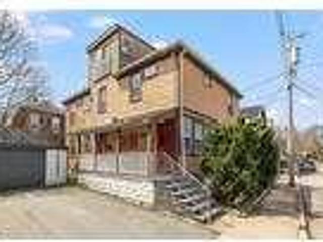 4 Bedroom 2 Bath In Newport RI 02840