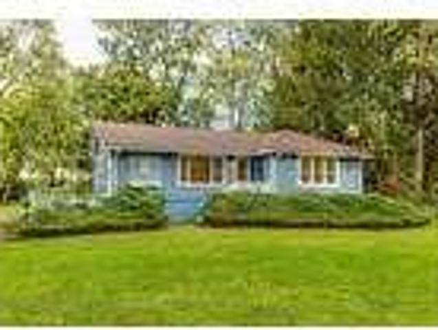 4 Bedroom 2 Bath In Ingleside IL 60041