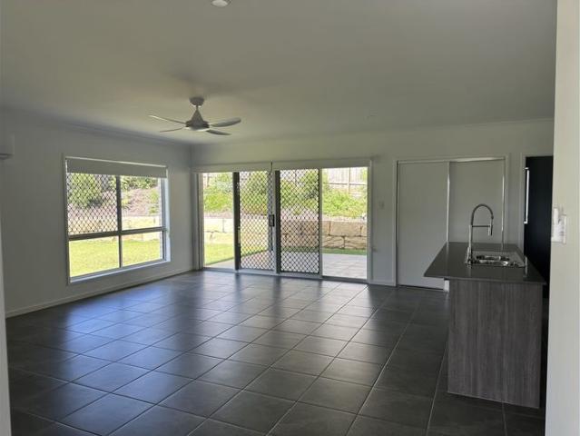 4 Bedroom / 2 Bath in Kalbar