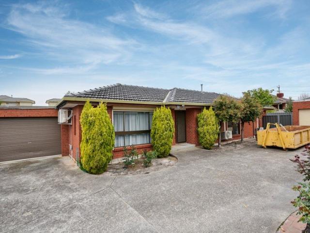 4 BEDROOM 2 BATHROOM FAMILY HOME