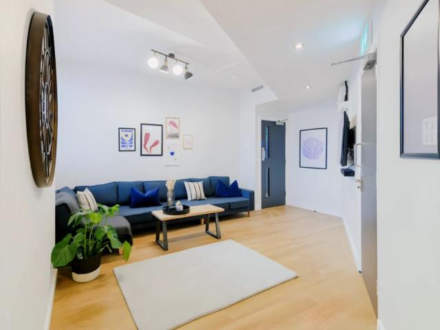 4 Bedroom 2 Bathroom Flat 2