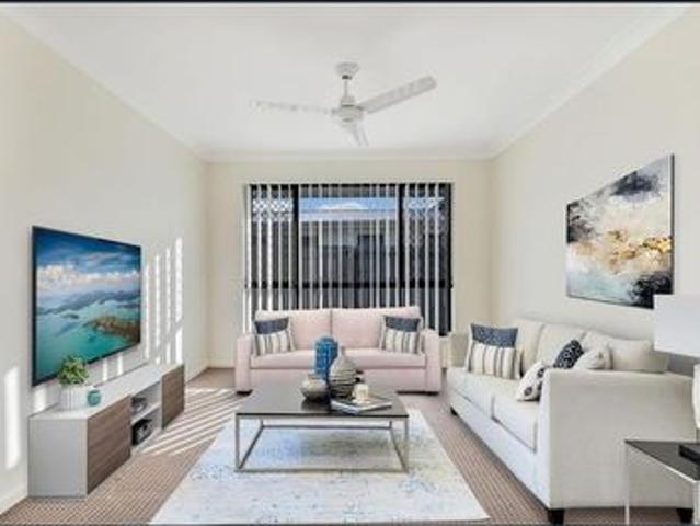 4 Bedroom, 2 Bathroom Home in Mount Low!