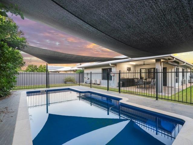 4 BEDROOM, 2 BATHROOM HOUSE w/ POOL AND SPACIOUS YARD