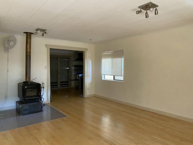 4 BEDROOM, 2 BATHROOM HOUSE IN BRAITLING WITH LARGE OUTDOOR ENTERTAINING SPACE