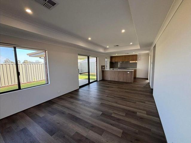 4 Bedroom 2 Bathroom – Modern Family Living in the Heart of Byford