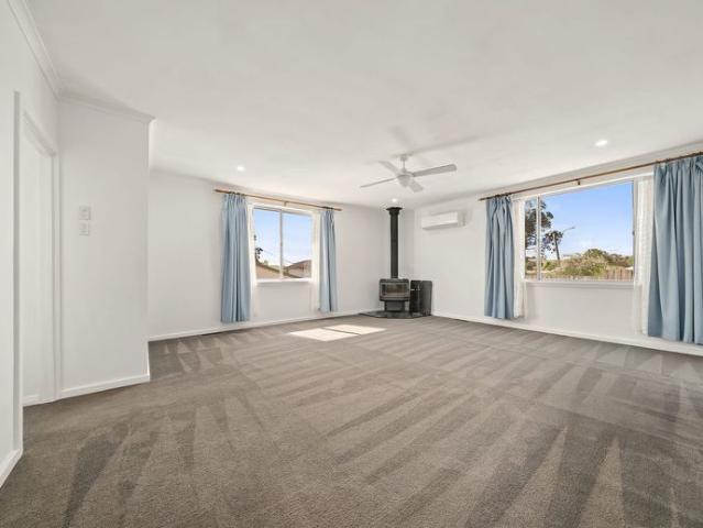 4 Bedroom 2 Bathroom Newly Renovated Family Home Including 1 Bedroom Self Contained Granny Flat