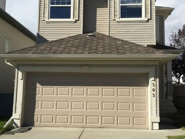4 Bedroom 2 storey in Coventry Hills