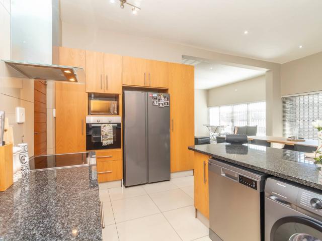 4 bedroom, 4 bath family home in Krugersdorp