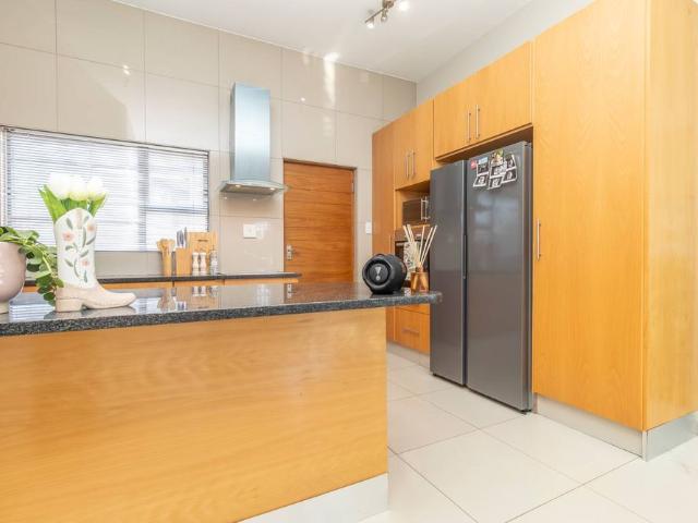 4 bedroom, 4 bath family home in Krugersdorp