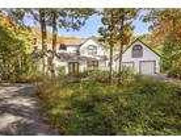 4 Bedroom 4 Bath In East Hampton New York 11937