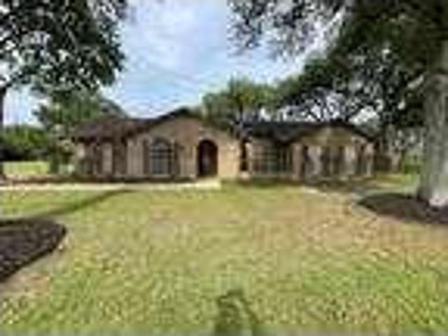 4 Bedroom 4 Bath In Sealy TX 77474