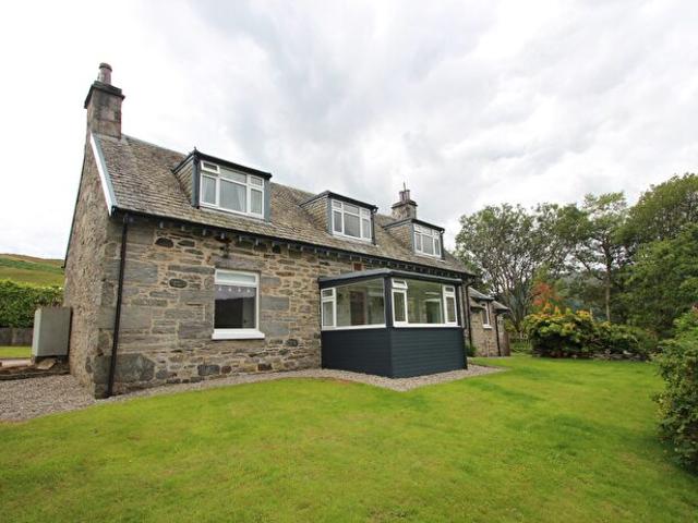 4 Bedroom Cottage To Rent In Lochearnhead, FK19