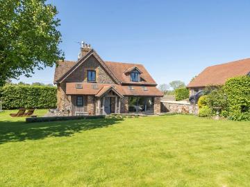 4 bedroom cottage to rent