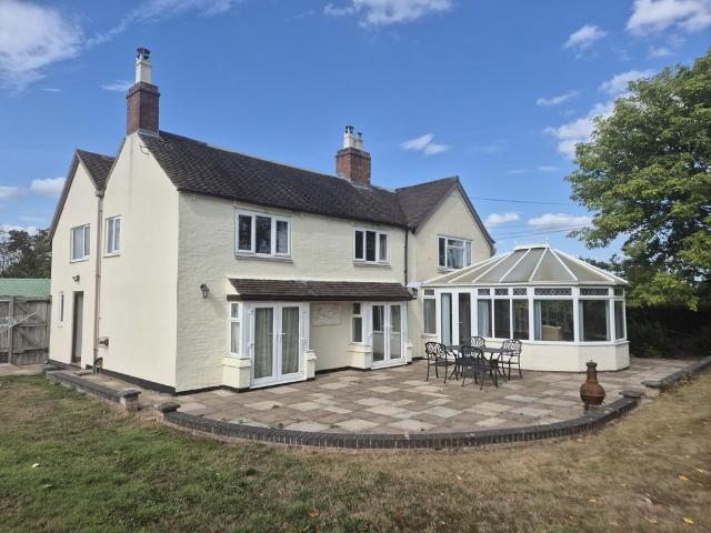 4 bedroom cottage to rent