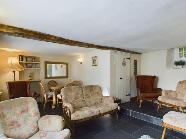 4 bedroom cottage to rent