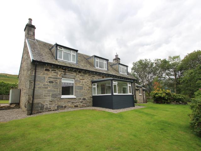 4 bedroom cottage to rent