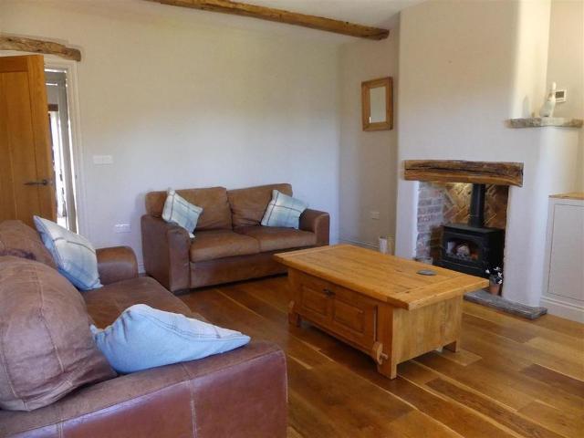 4 bedroom cottage to rent
