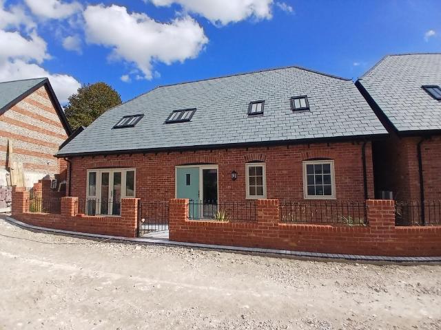 4 bedroom cottage to rent