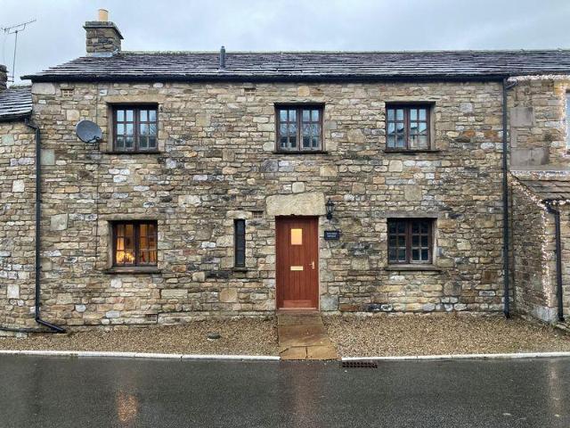 4 bedroom cottage for sale