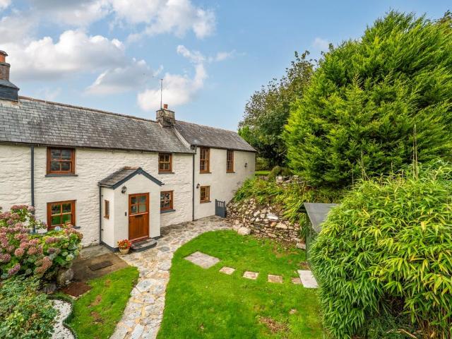 4 bedroom cottage for sale