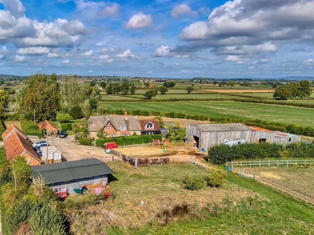 4 bedroom cottage for sale