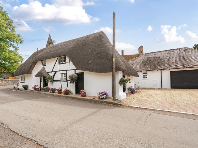 4 bedroom cottage for sale