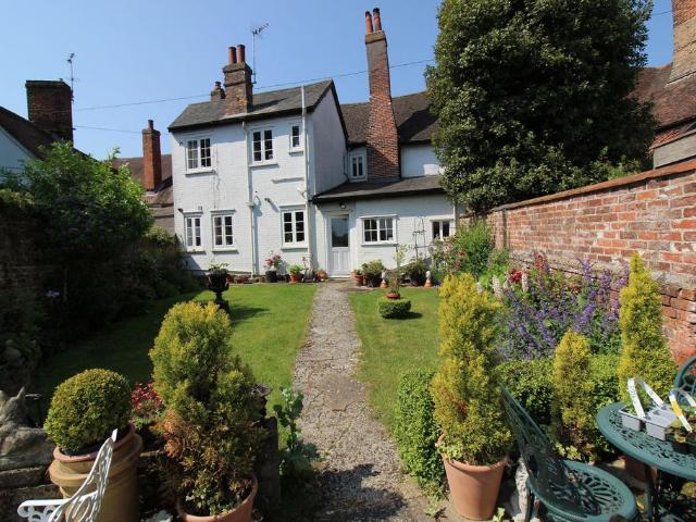 4 bedroom cottage for sale