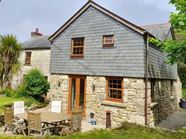 4 bedroom cottage for sale