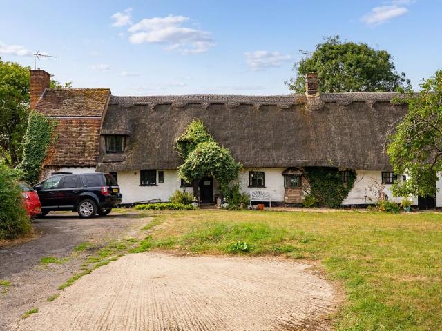 4 bedroom cottage for sale