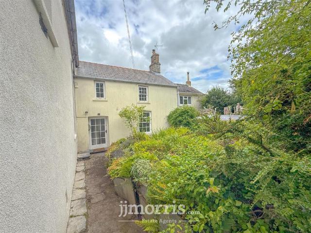 4 bedroom cottage for sale