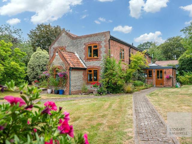 4 bedroom cottage for sale