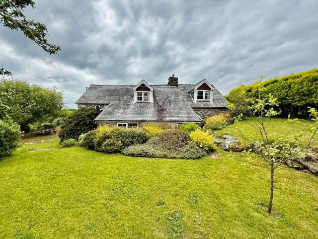 4 bedroom cottage for sale