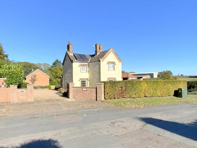 4 bedroom cottage for sale