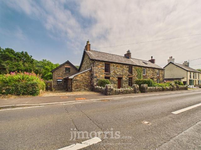 4 bedroom cottage for sale